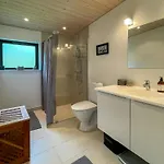 Modern House In Гиллеляйе